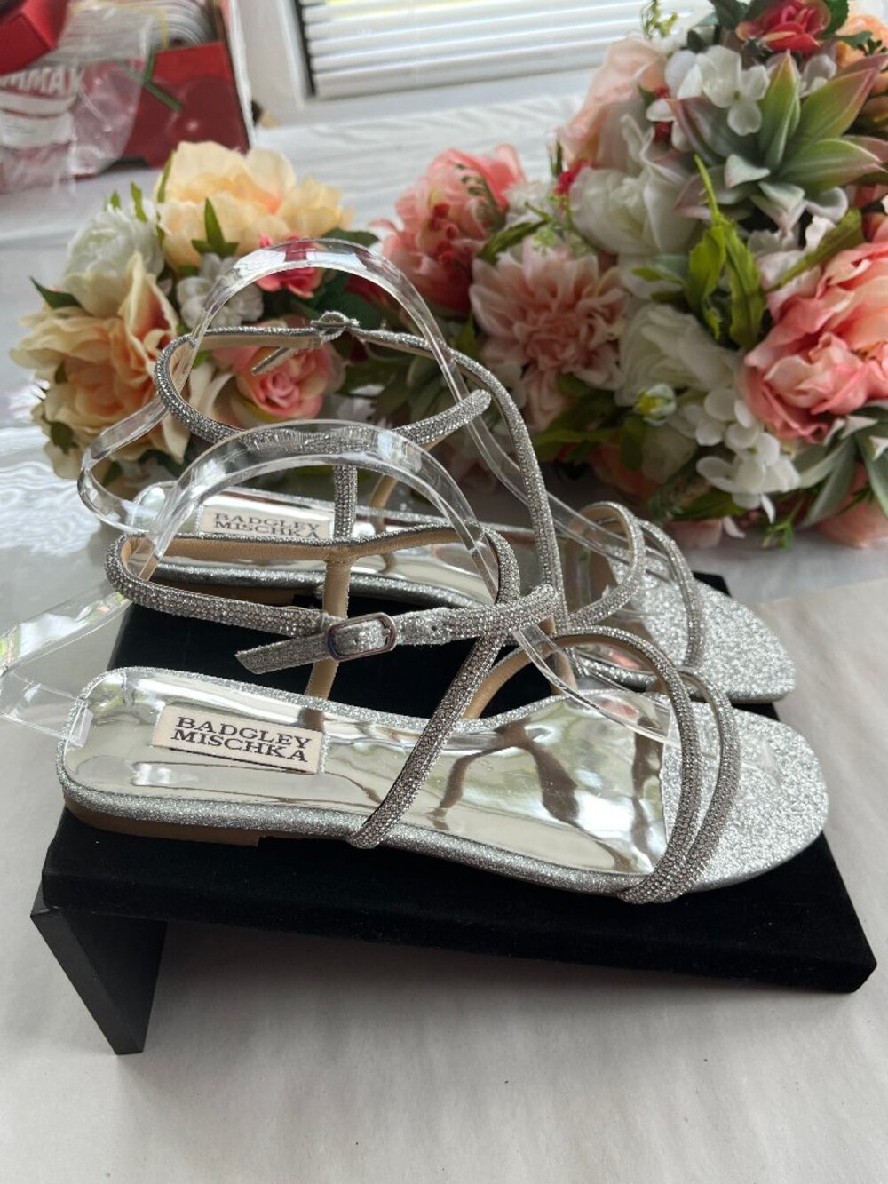 Badgley Mischka Silver Rhinestone Glitter Flat Sandals Mismatched Pair